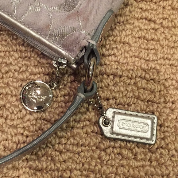 Coach clutch - Picture 5 of 7